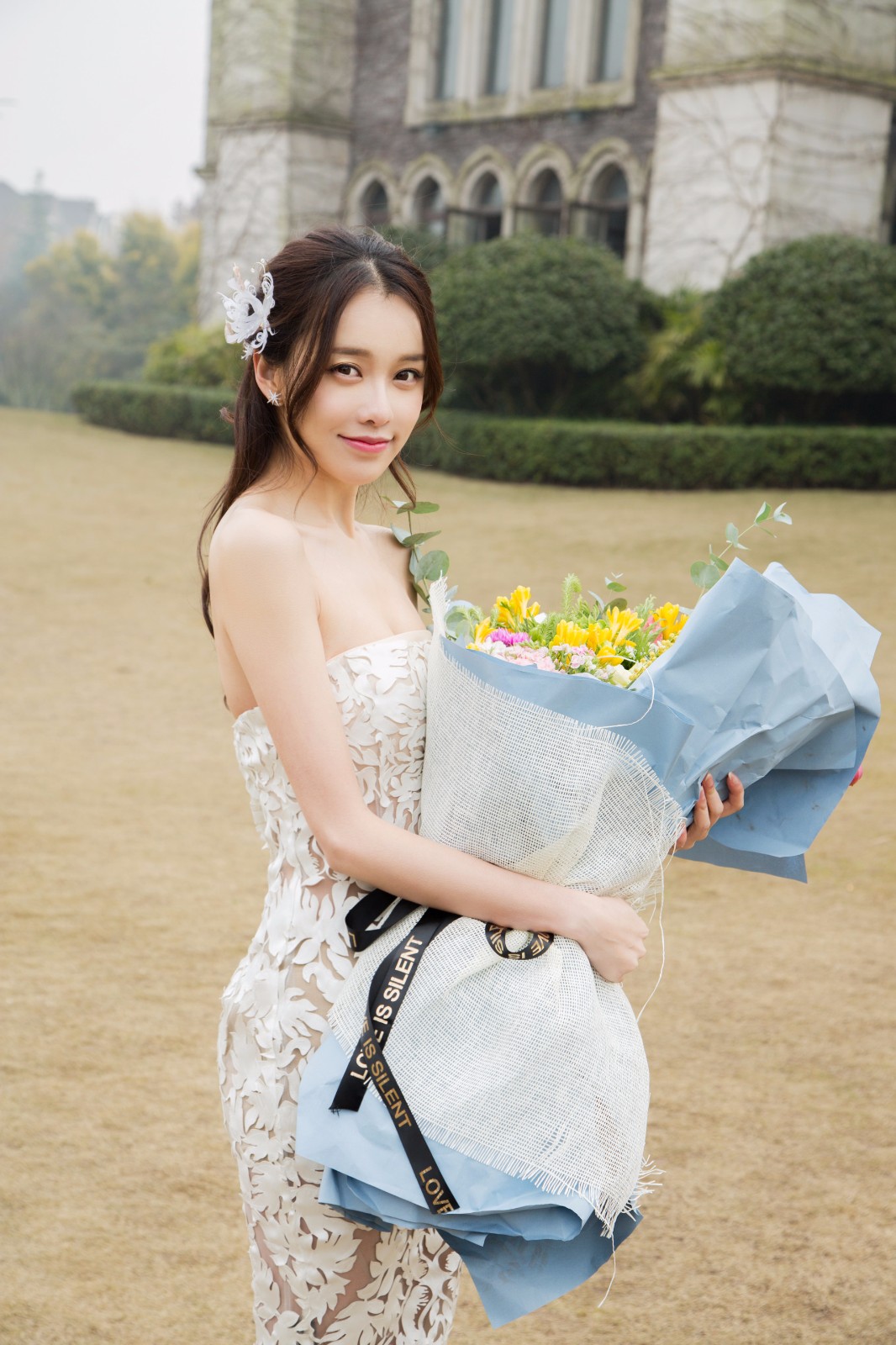 黄一琳动物管理局杀青受邀出席时装周引期待