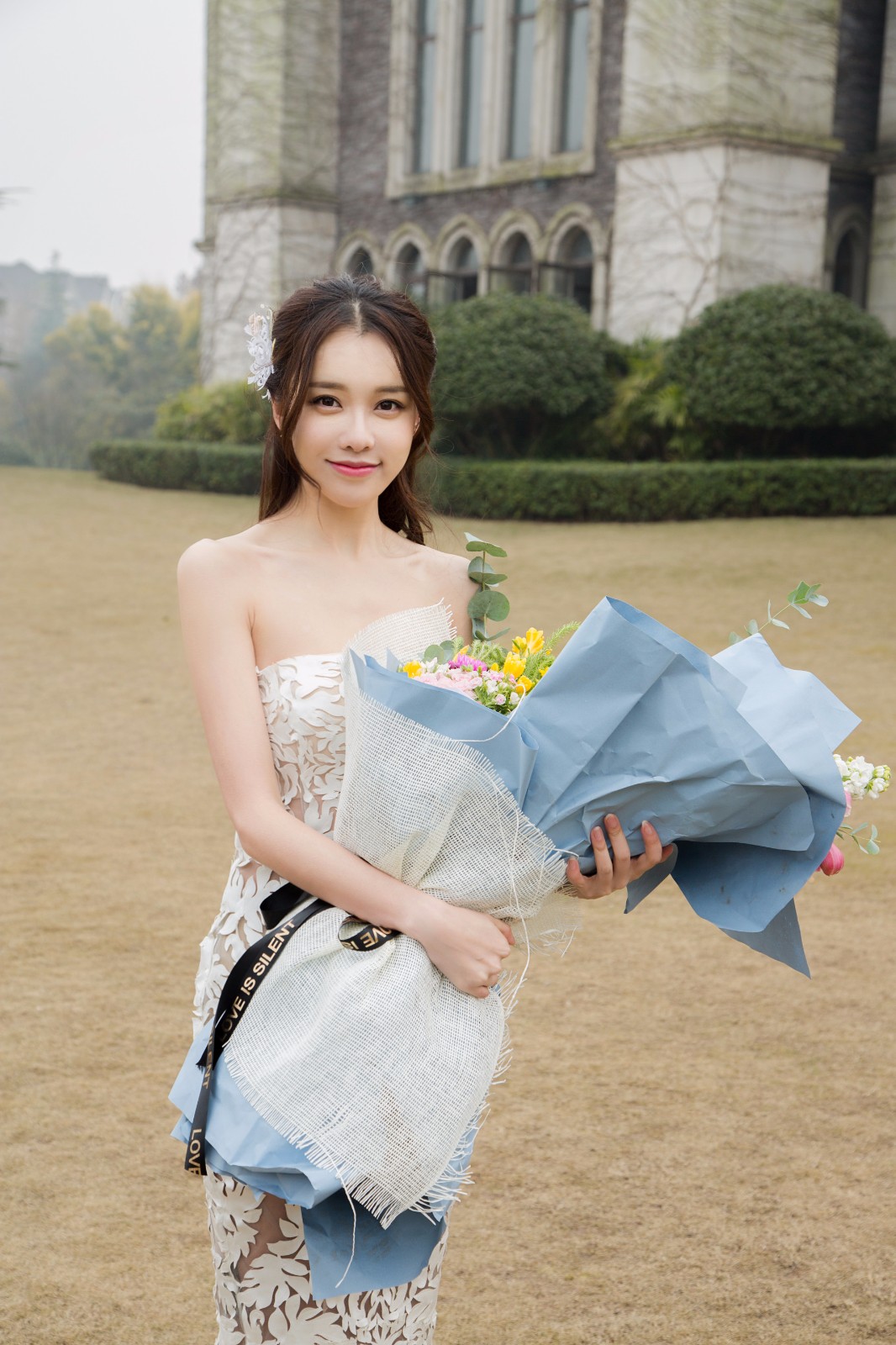 黄一琳动物管理局杀青受邀出席时装周引期待