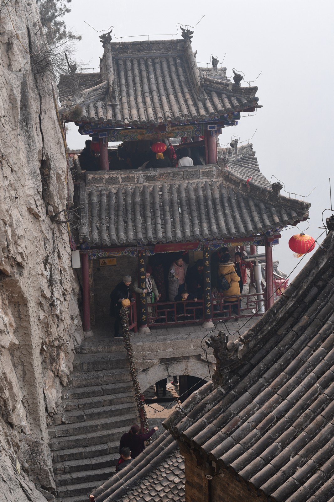 精致游览地世界吊庙娲皇宫