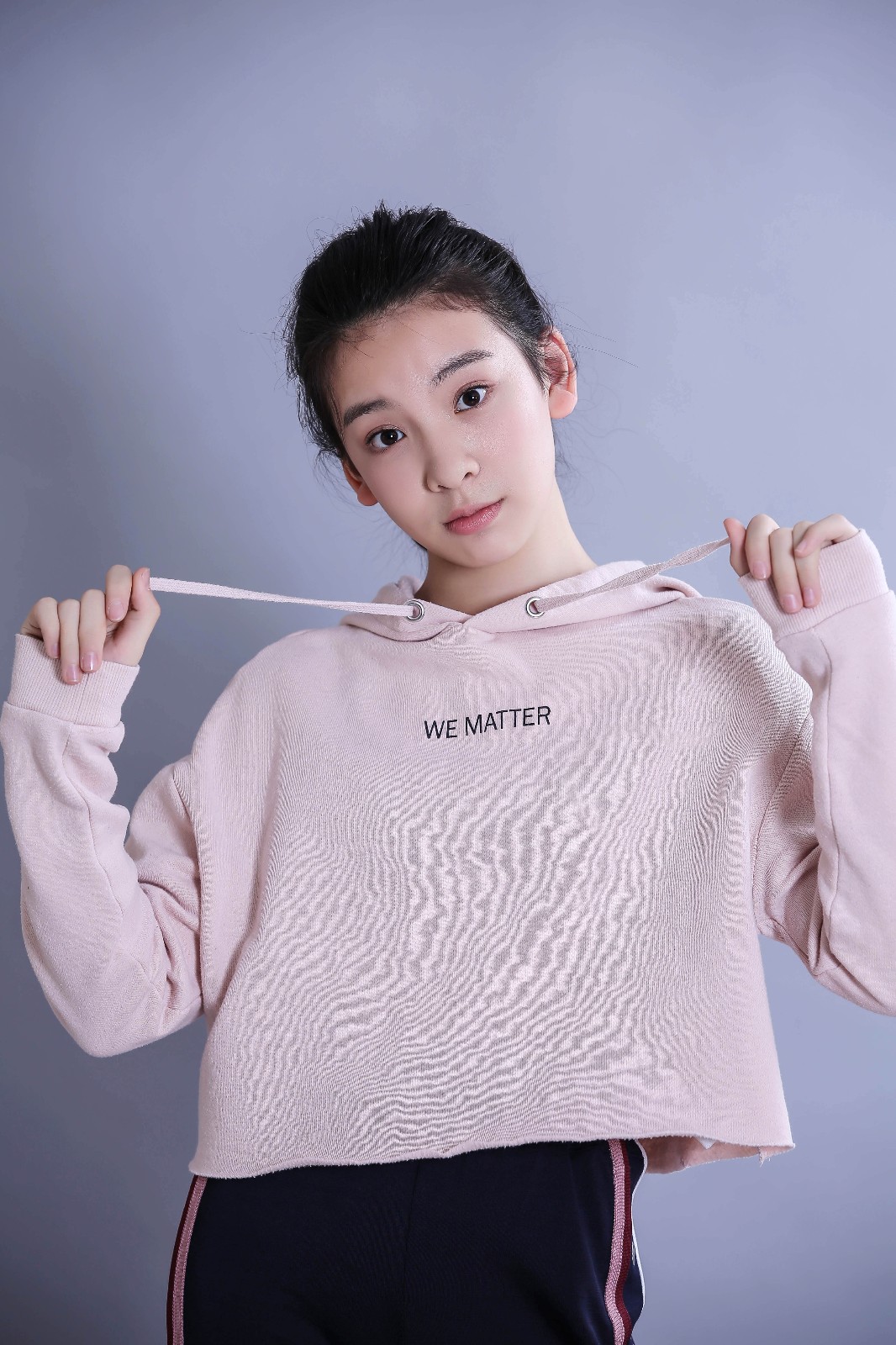 蒋欣悦时尚运动风写真曝光 简约时尚尽显活力