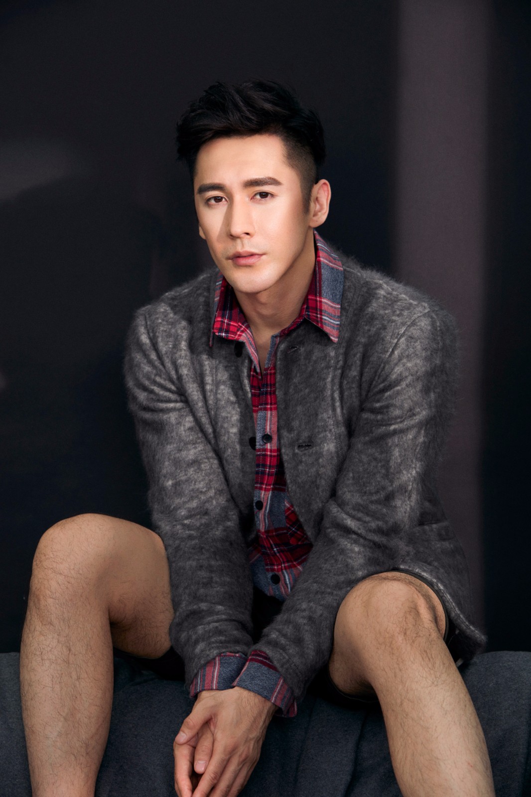 张伦硕仿佛把自己对生活和感情的理解写成诗分享给大家,个人风格强烈