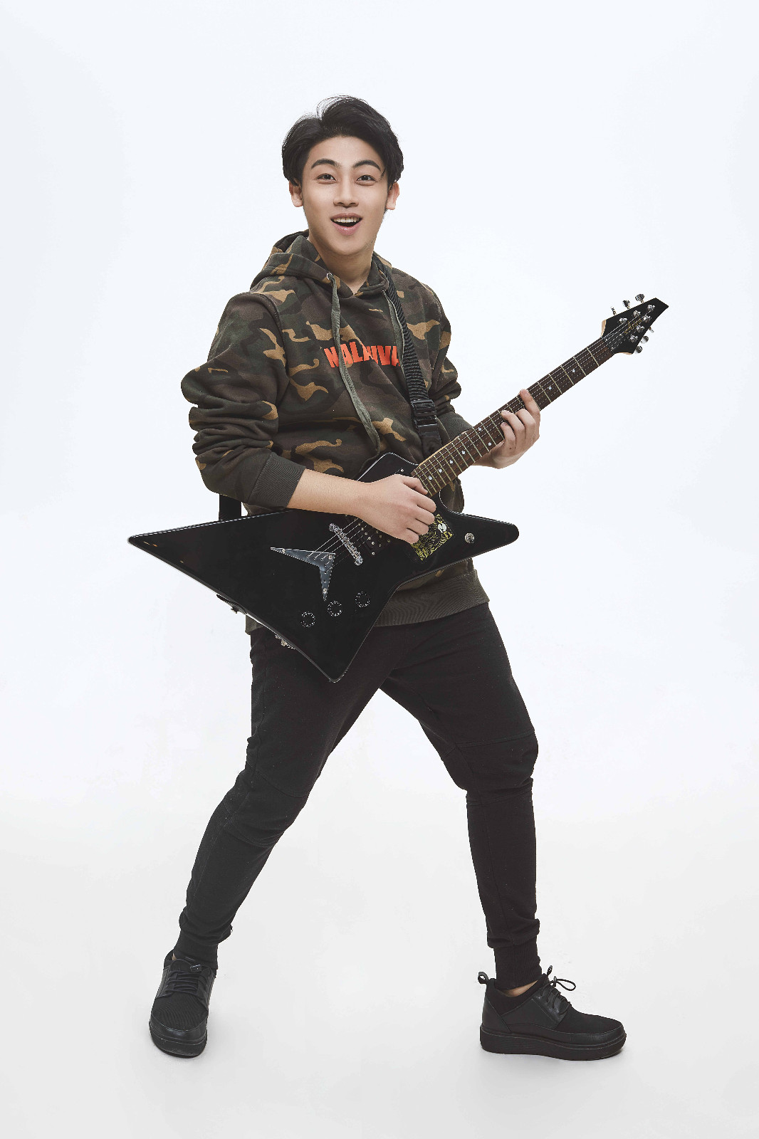 张博林全新ep《现在过去未来》上线 同名主打赠予时光