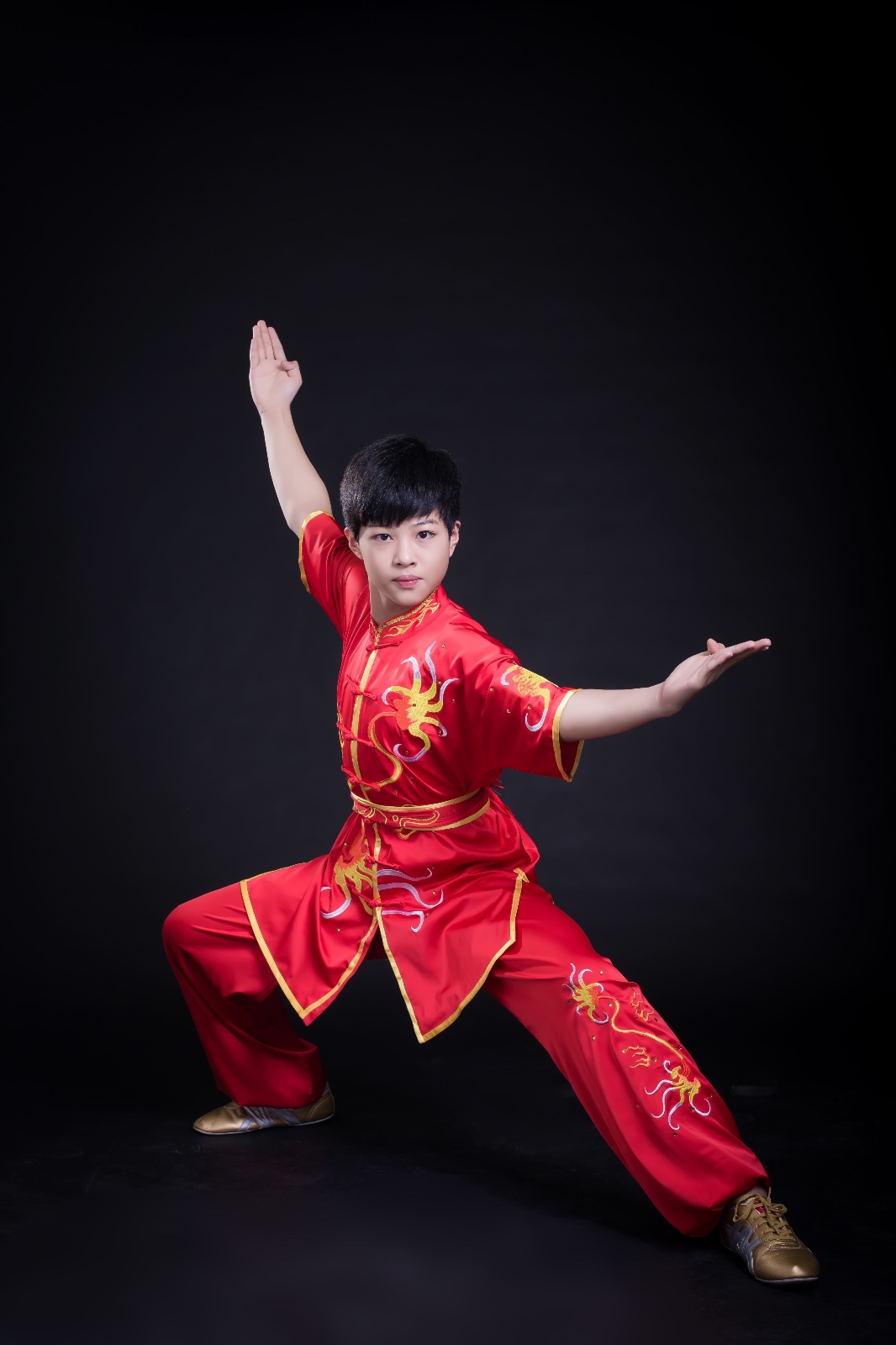 功夫小子:谷文泽-武术服,器械写真集(红)