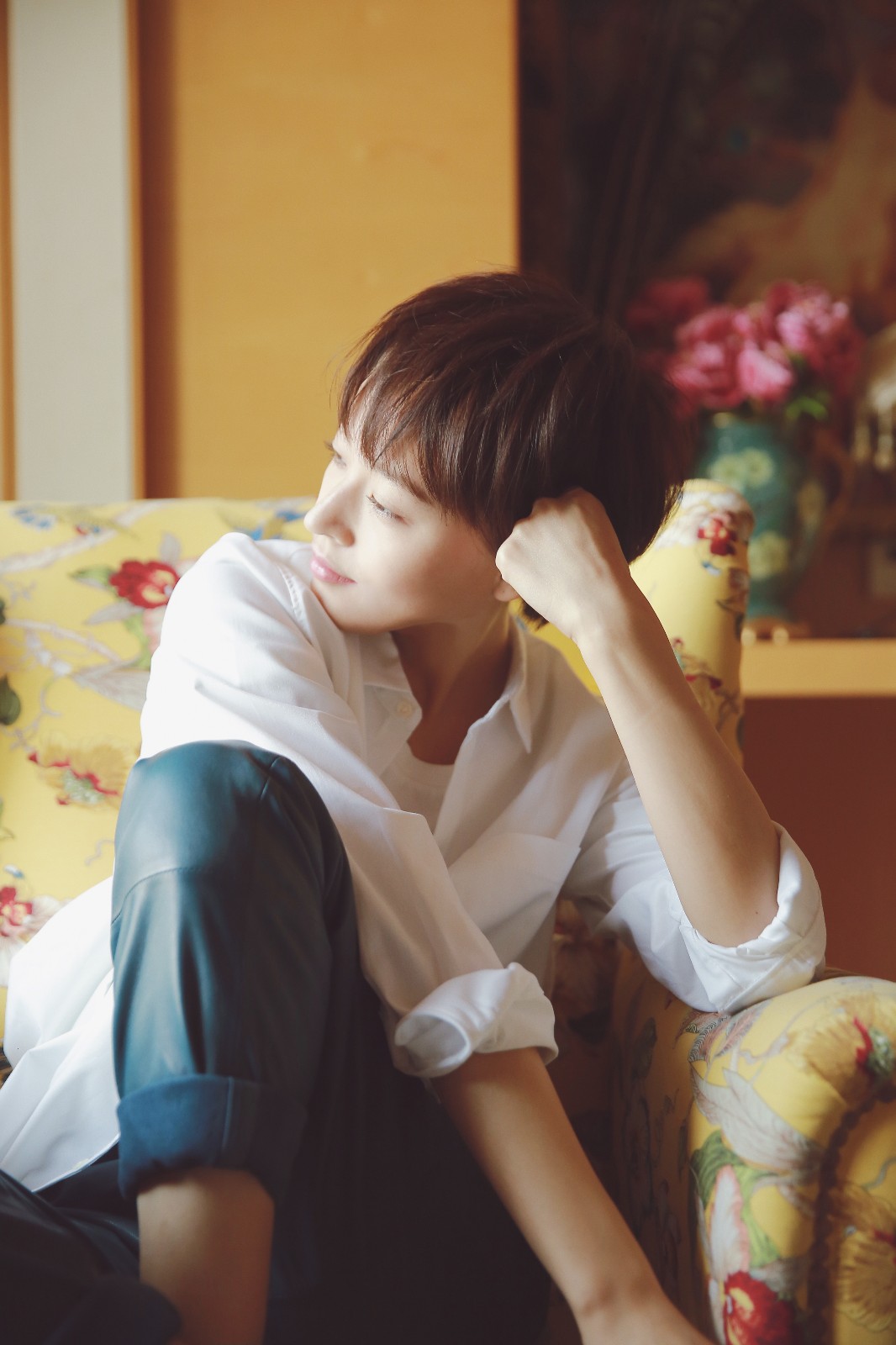 宋楠惜春季俏皮写真曝光 玩转干净明朗撞色风