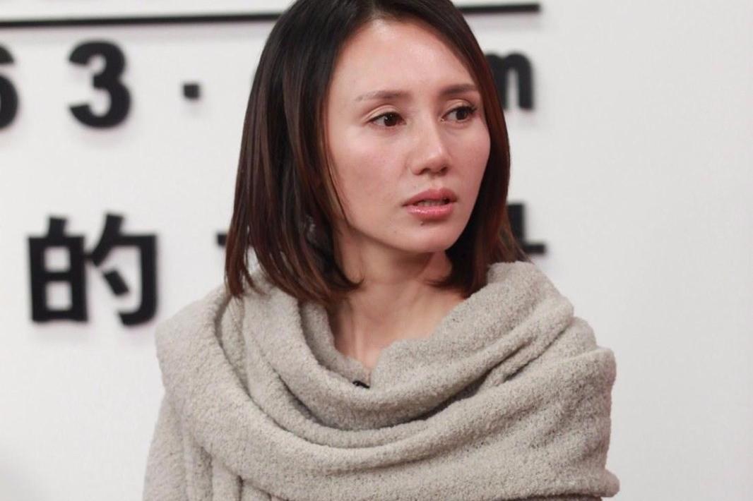 42岁的陈坤一头齐耳短发现身米兰 网友 这确定不是袁泉吗