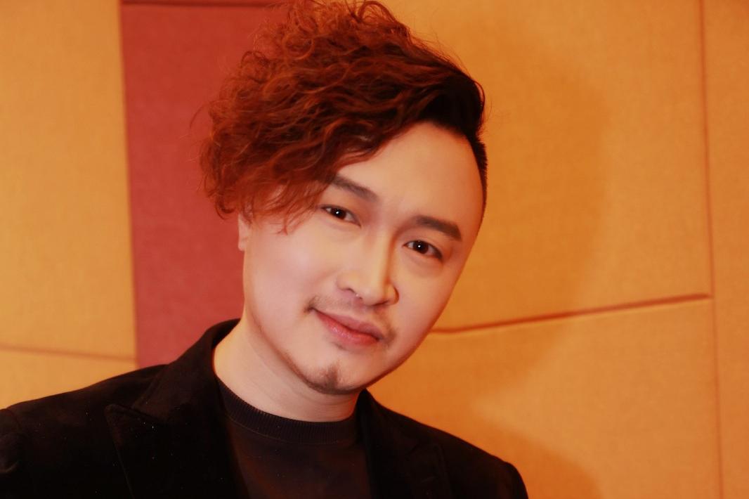 著名佛乐歌手周磊《报父母恩咒》获美国阿卡德米亚音乐奖