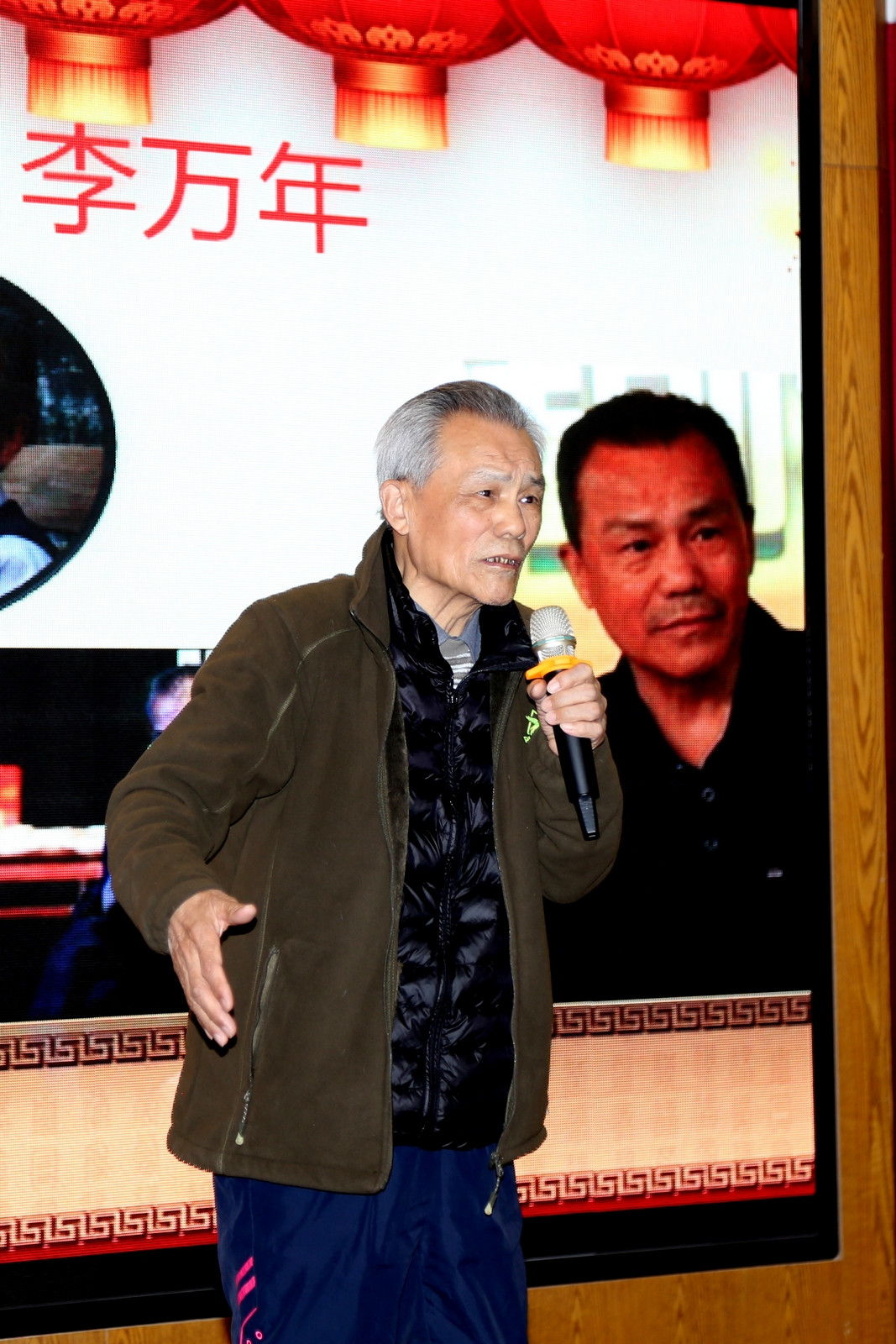 著名演员 李万年
