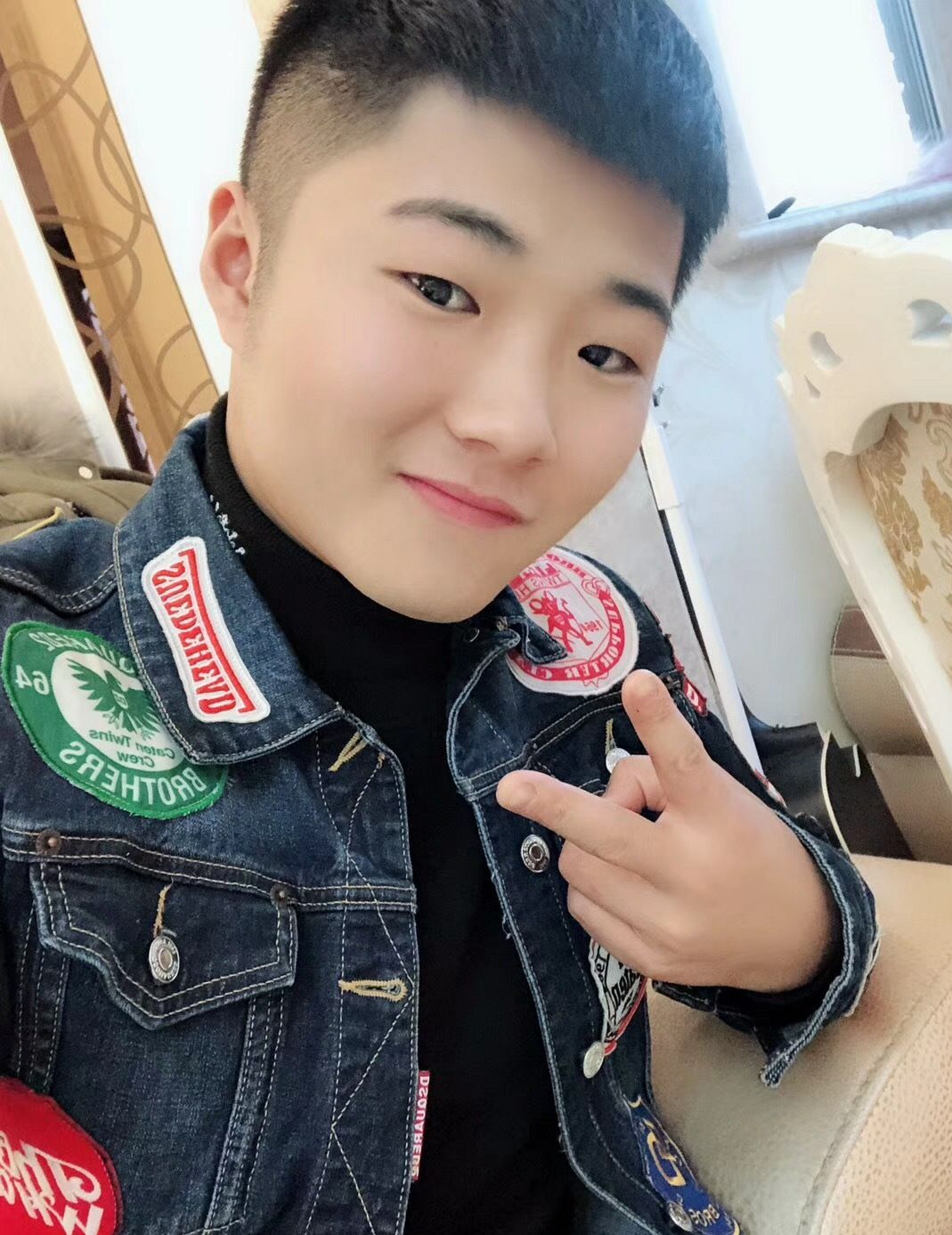 白小白直播时被道家军带节奏,一怒之下口无遮拦,晚间向粉丝道歉