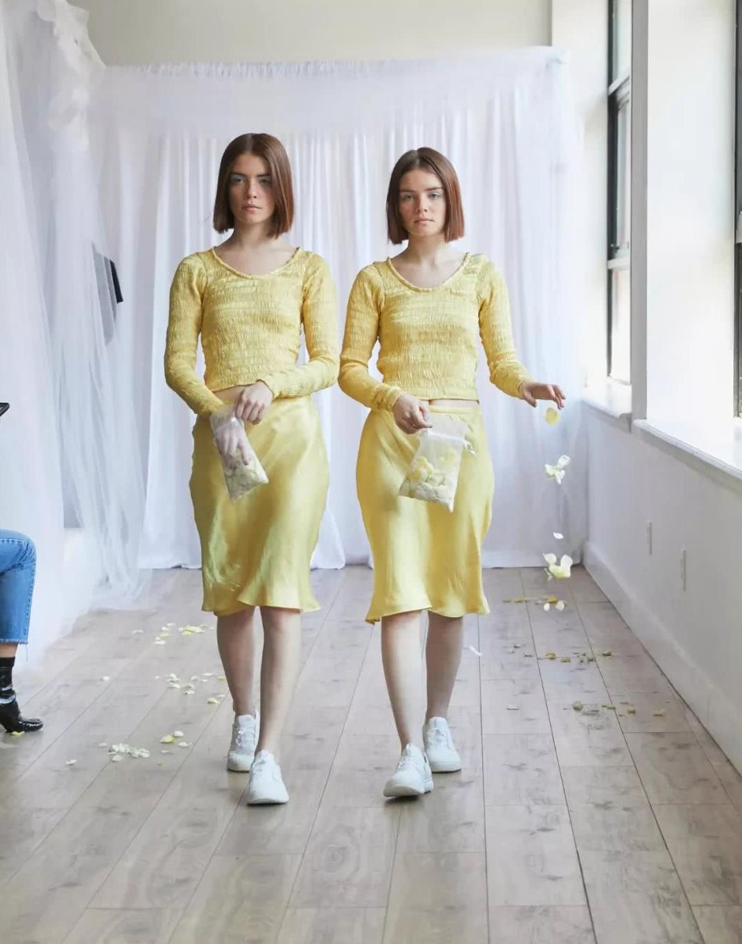 不撞脸也不撞衫这对95后双胞胎时尚博主红得有绝招