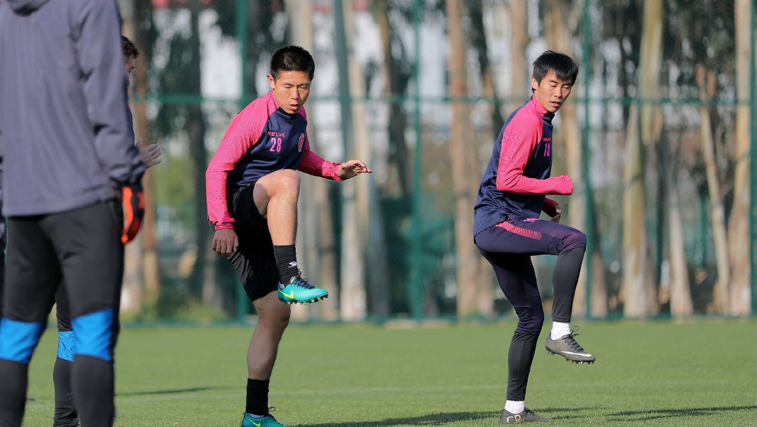 前国足功勋球员黎兵,带领四川安纳普尔纳集训