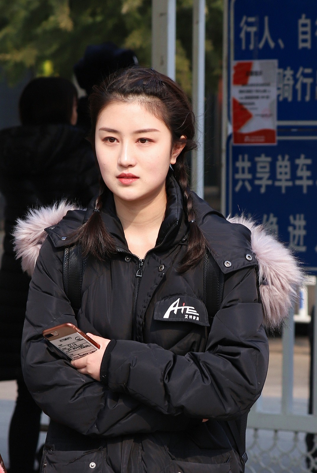 2018年3月,北京电影学院艺考现场看到一位女考生,她面容清秀,一笑很美