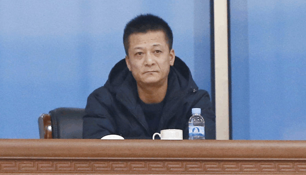 天津权健束昱辉为何如此牛,如此土豪呢? 短短两年就成为顶级豪门