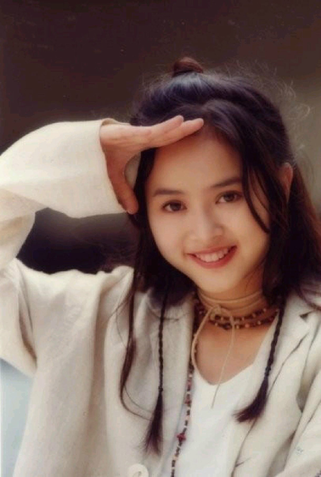 有一个人可能很多人不知道,这个人叫叶蕴仪,她10几岁就出道,在演艺圈