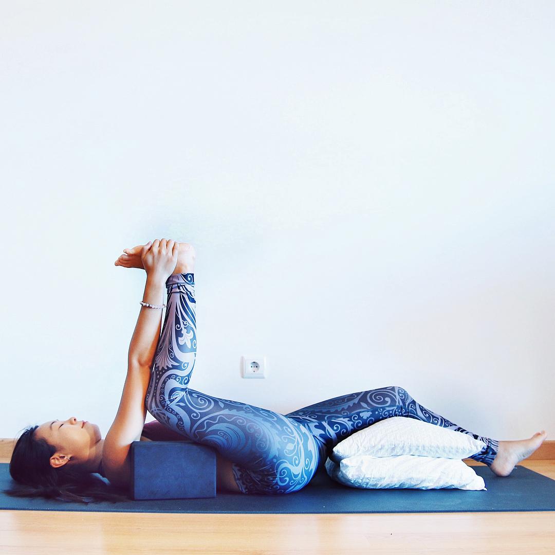 失眠睡不着你需要练习这套助眠瑜伽