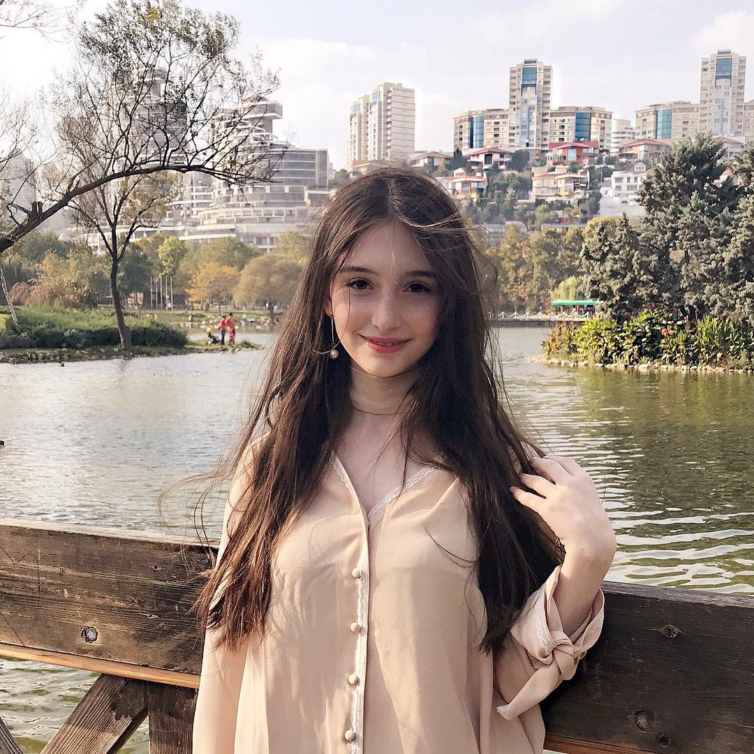 17岁土耳其少女ilayserah