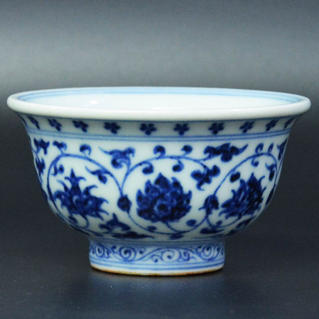 青花压手杯永乐年间的名贵器物惊艳奢华