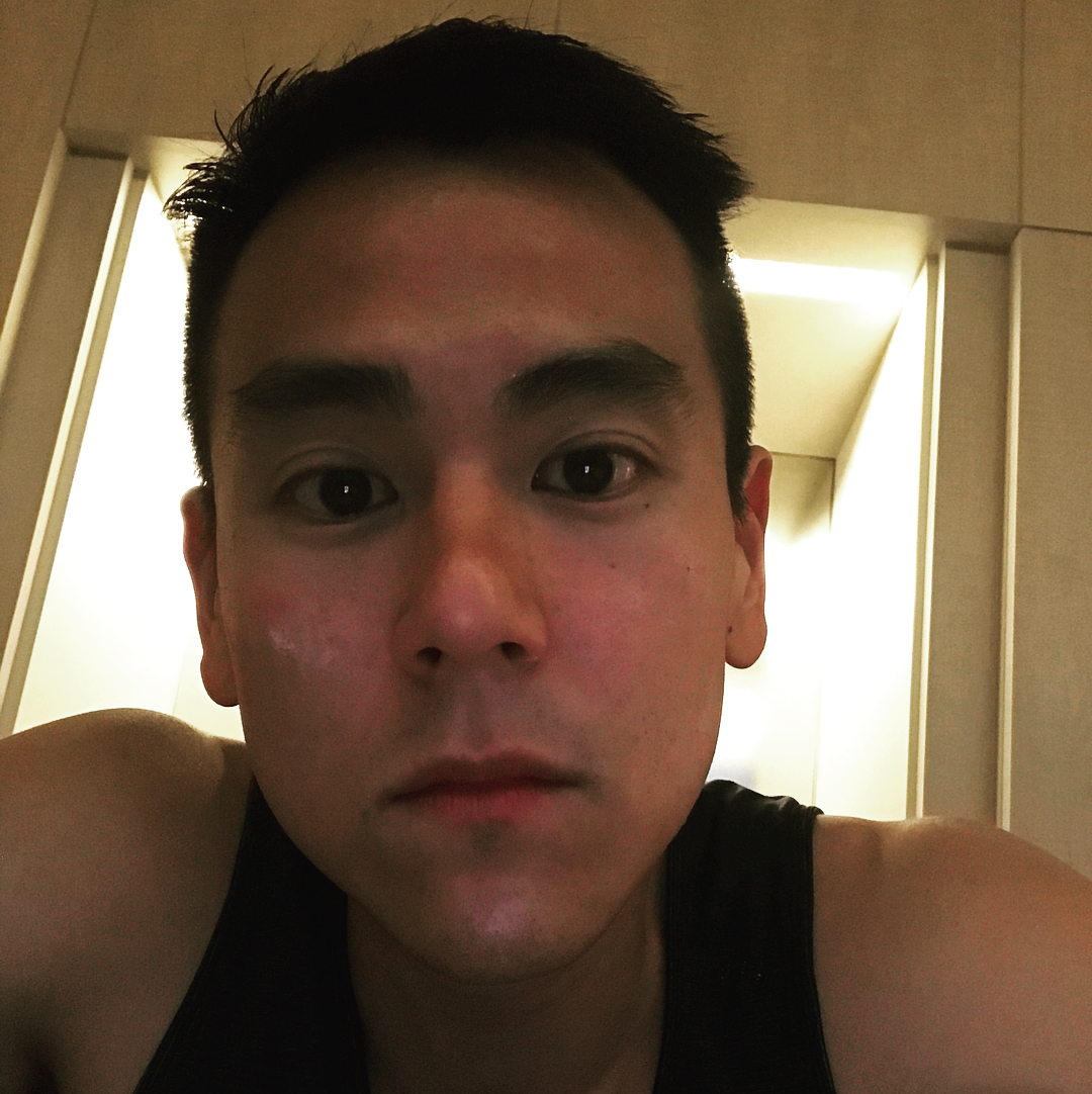 彭于晏又晒鼻孔视角自拍,脸颊的小粉红是怎么回事?