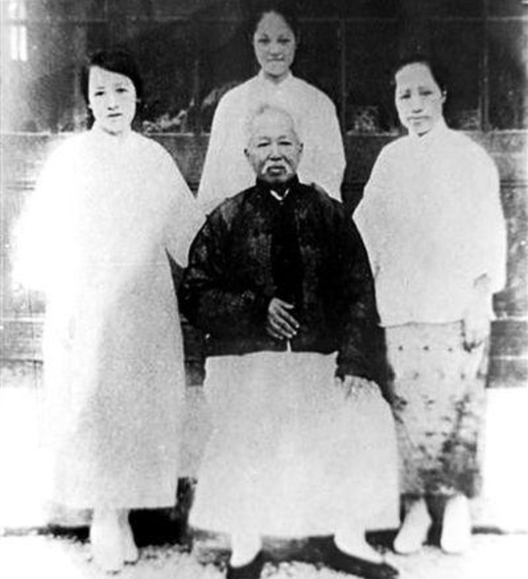 妻妾成群,最喜携妓游玩不付钱|变法|康有为|慈禧_新浪新闻