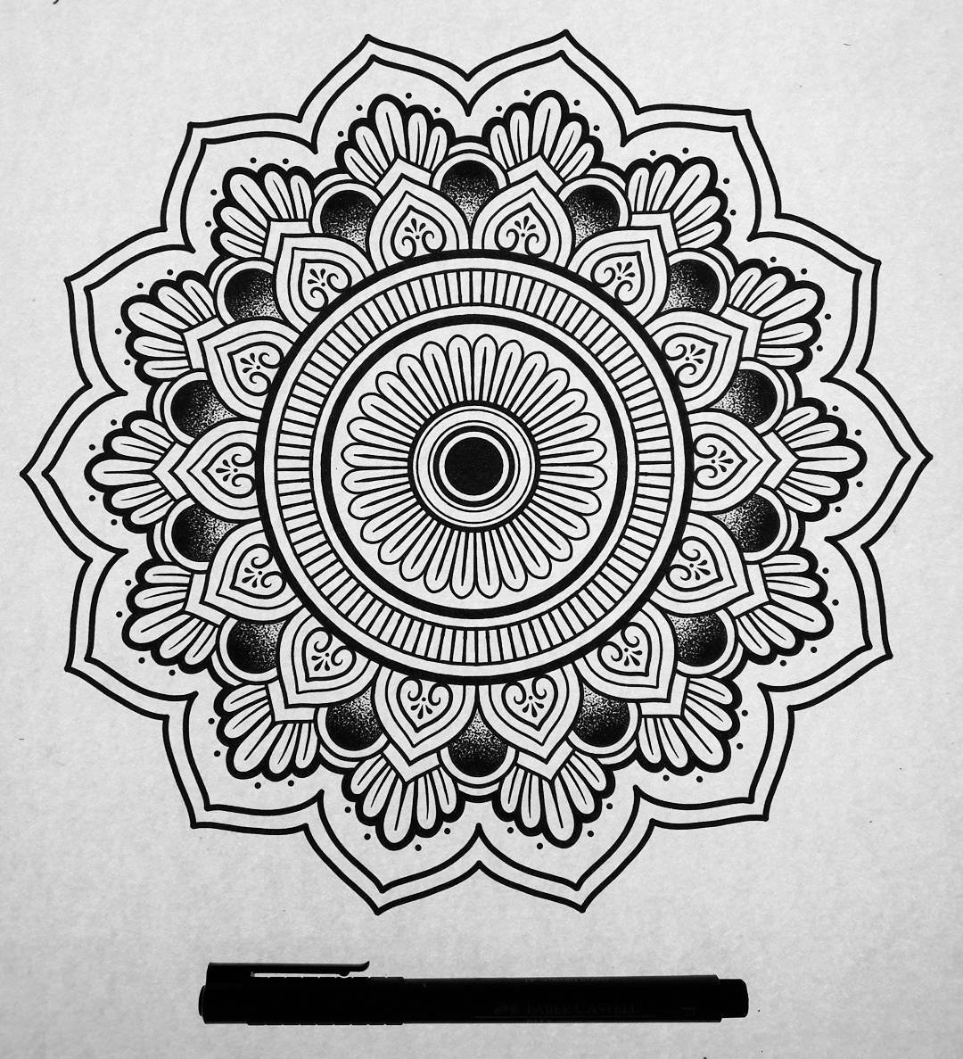 曼陀罗 禅绕画 黑白插画 黑白装饰画 我们得