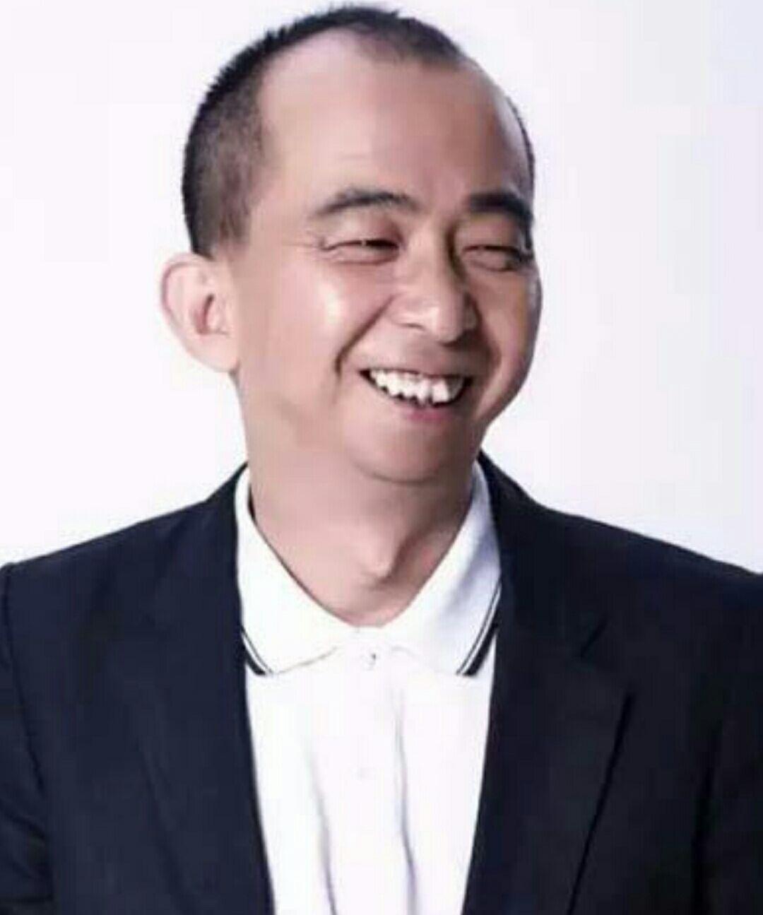 他长相"超级喜感",演戏没得说,还转型当起了导演!