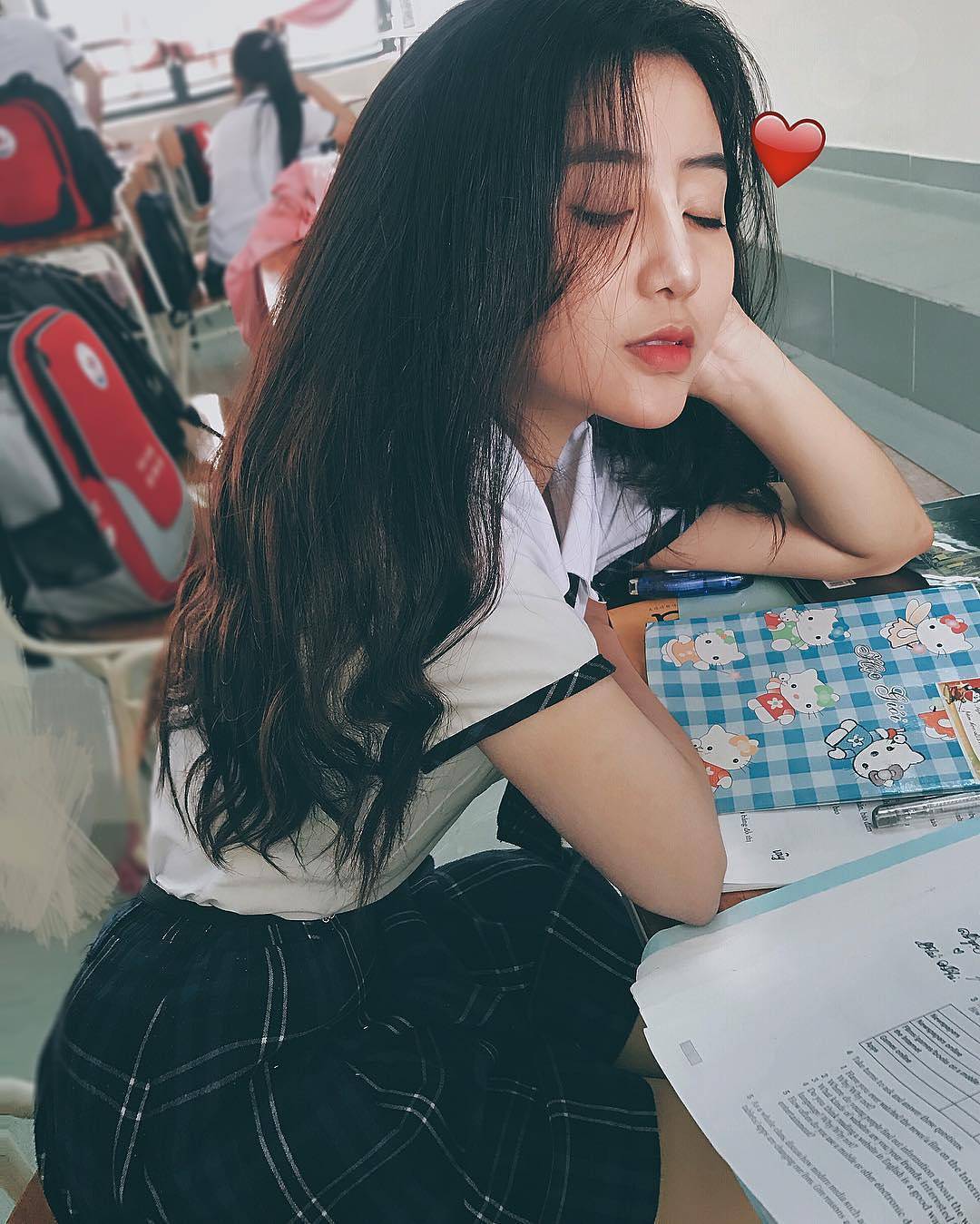 华裔越南美少女刚满17岁胸大腰细网友直呼不科学