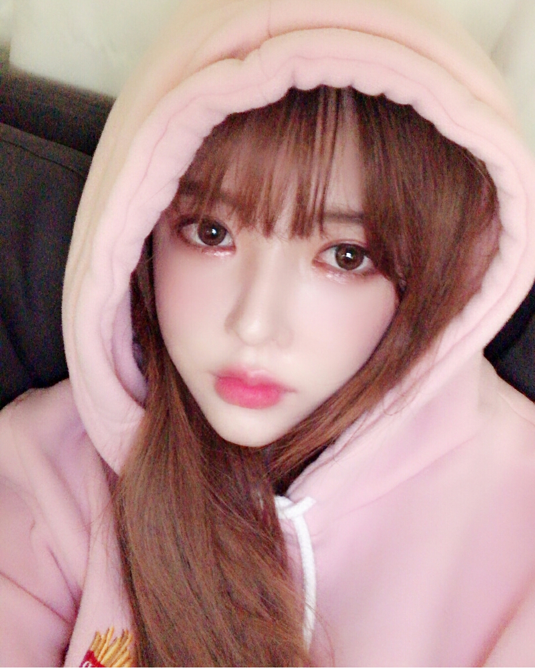 亚洲第一美少女阿英又双叒玩绝地求生5杀吃鸡沉迷其中