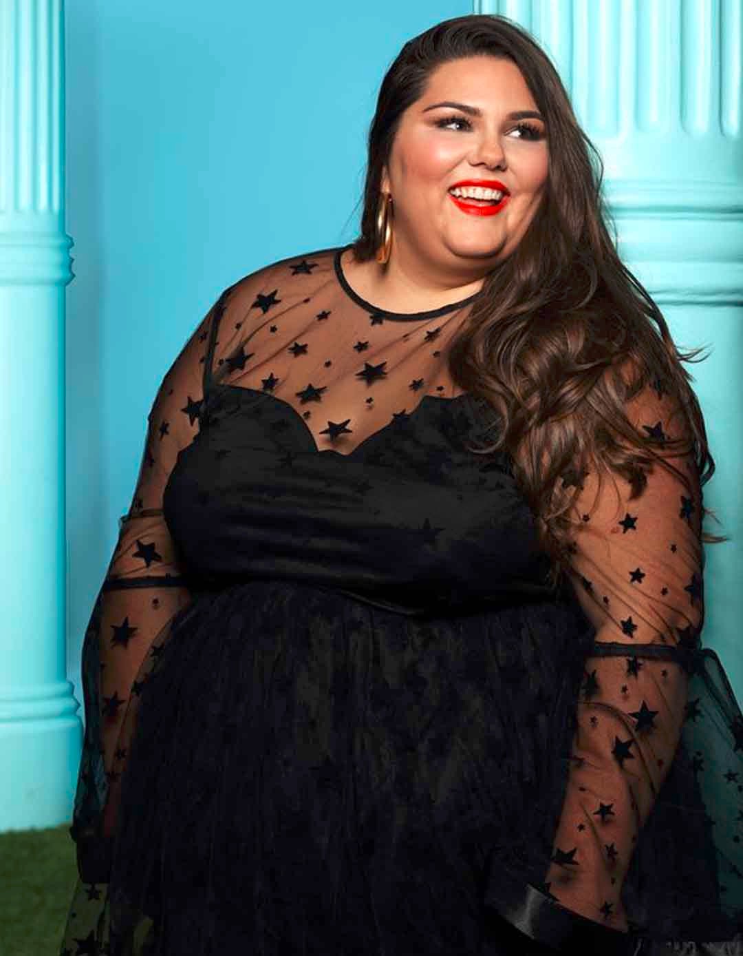 胖女子被嘲笑永远找不到男友,如今则因肥胖身材成时尚模特