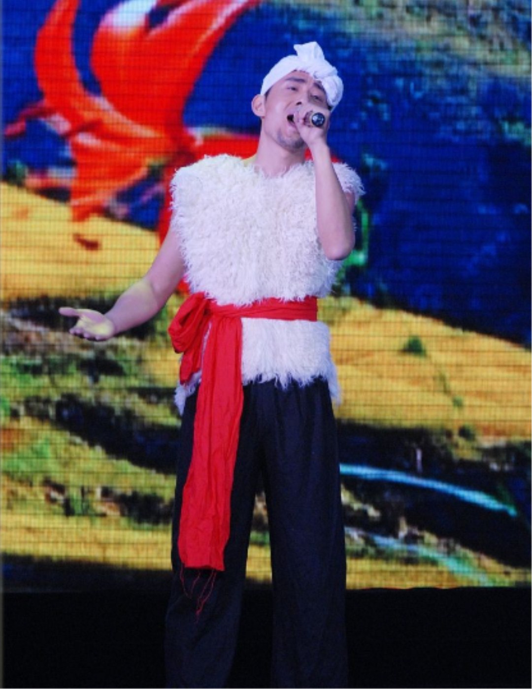 曾凭星光大道走红,甚至登上春晚,如今淡出娱乐圈无人问津