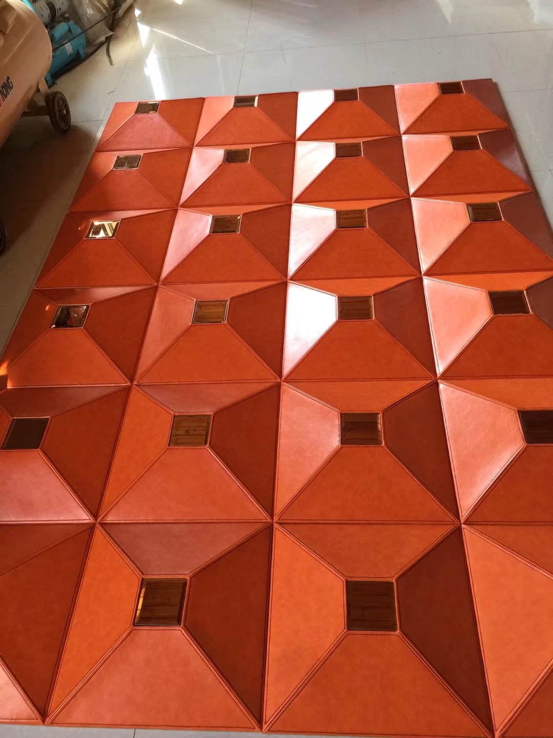 细节做工体现极品,硬包皮雕!