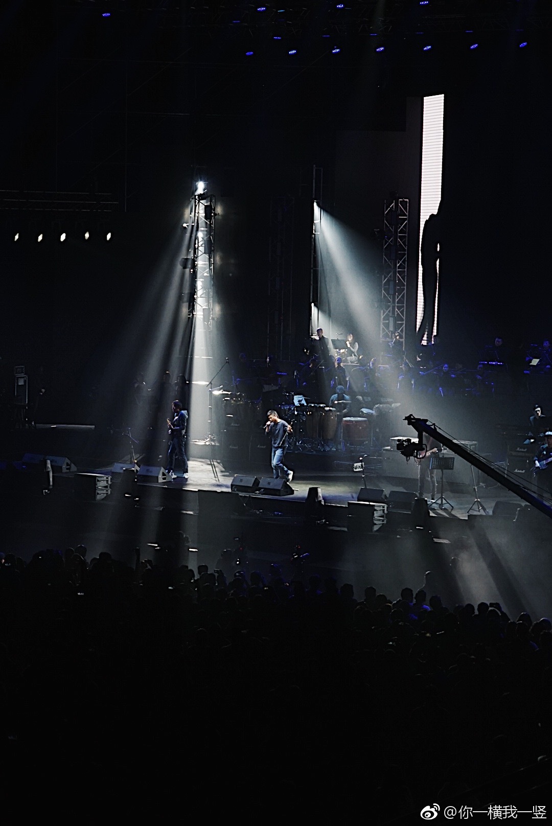 李逼这次玩起了爵士乐,新编曲的《翁庆年的六英镑》《董卓瑶》《鼠说