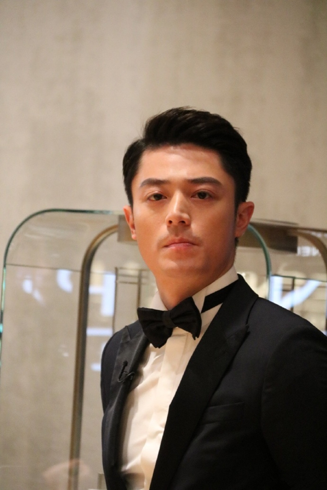 懒理林心如负面新闻,霍建华出席活动笑容灿烂还胖出肚腩了