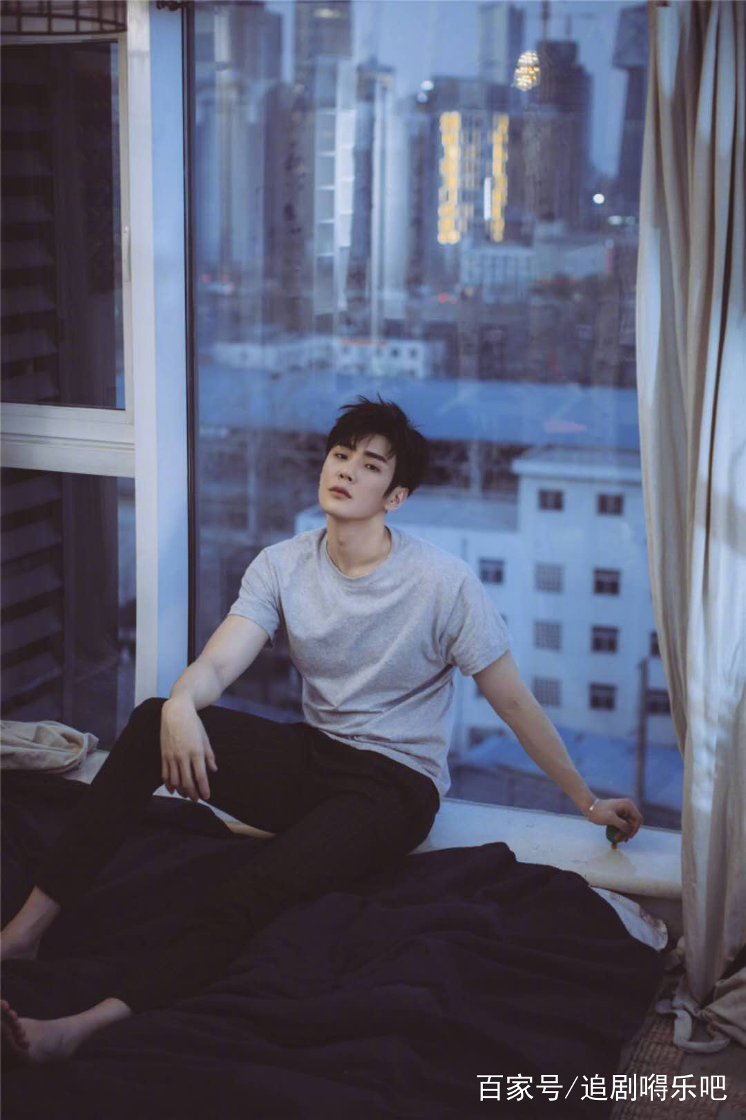 该剧根据李李翔的同名小说改编,讲述了云玛集团总裁卫卿与呆萌大力女