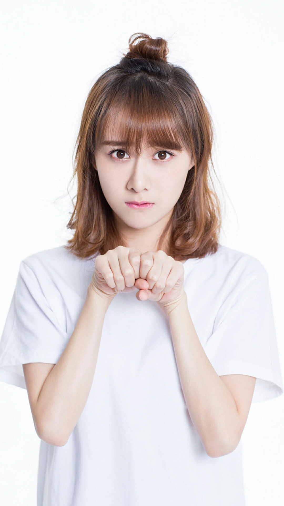 曹曦月 表情鬼马俏皮少女范儿十足 为寒冬增添暖意