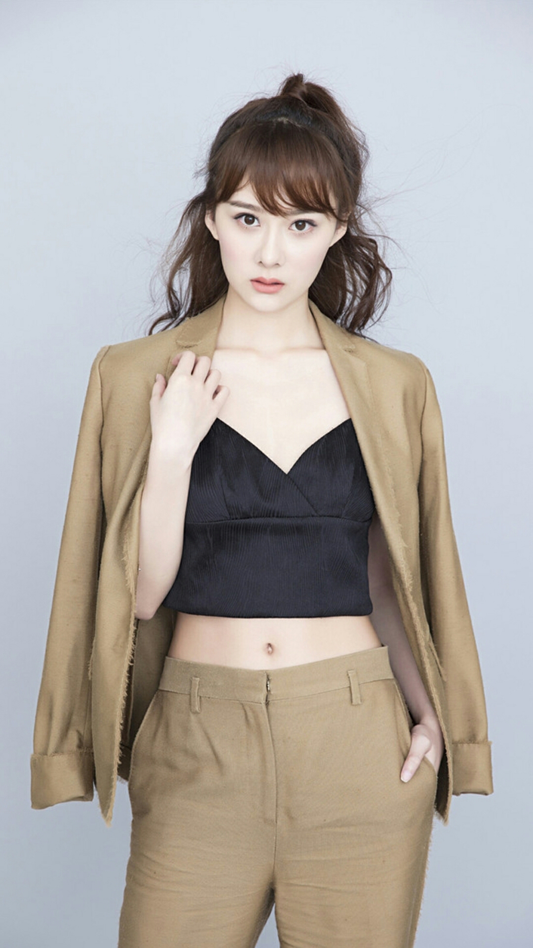 曹曦月 表情鬼马俏皮少女范儿十足 为寒冬增添暖意