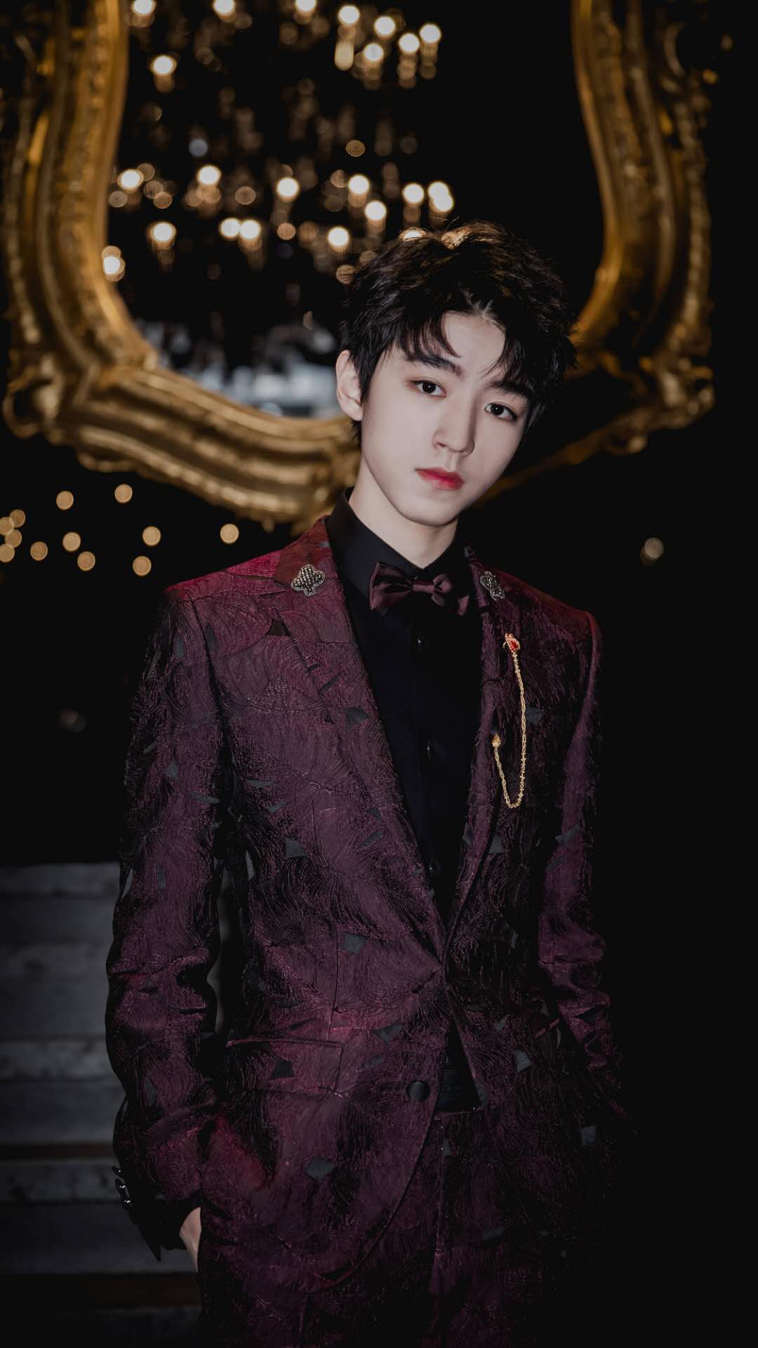 王俊凯米兰时装周亮相大秀,摩登真我展现爆棚高级感