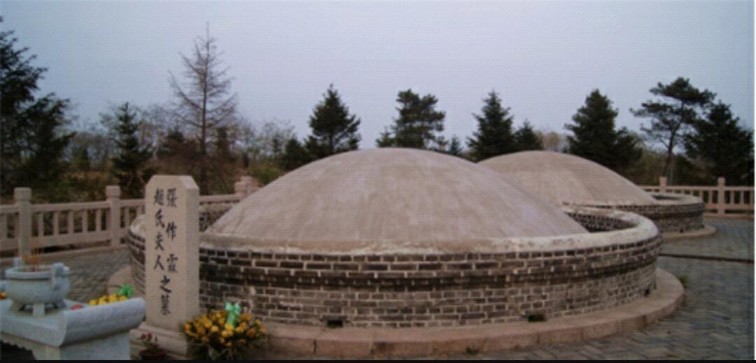 看完张作霖墓地, 再看看美国的张学良墓地, 父子俩天壤之别!