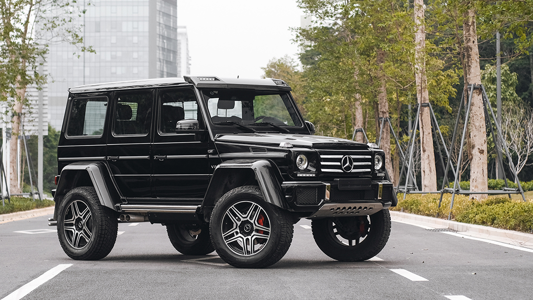 比姚明还高的大块头到底和普通越野车有什么不同