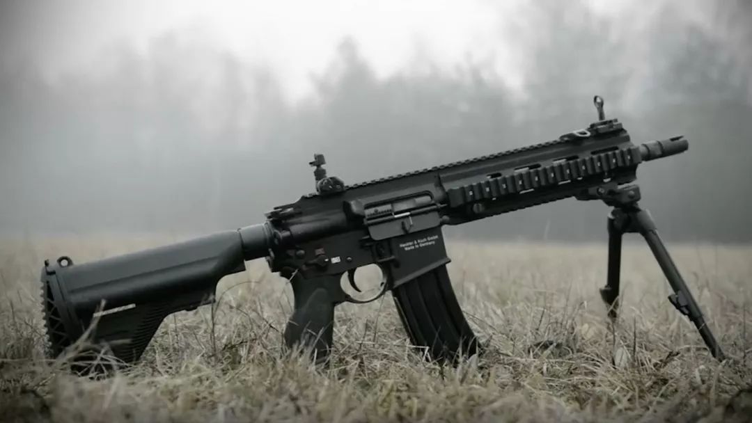 绝地求生:满配的m416和aug,你会选择哪一把?