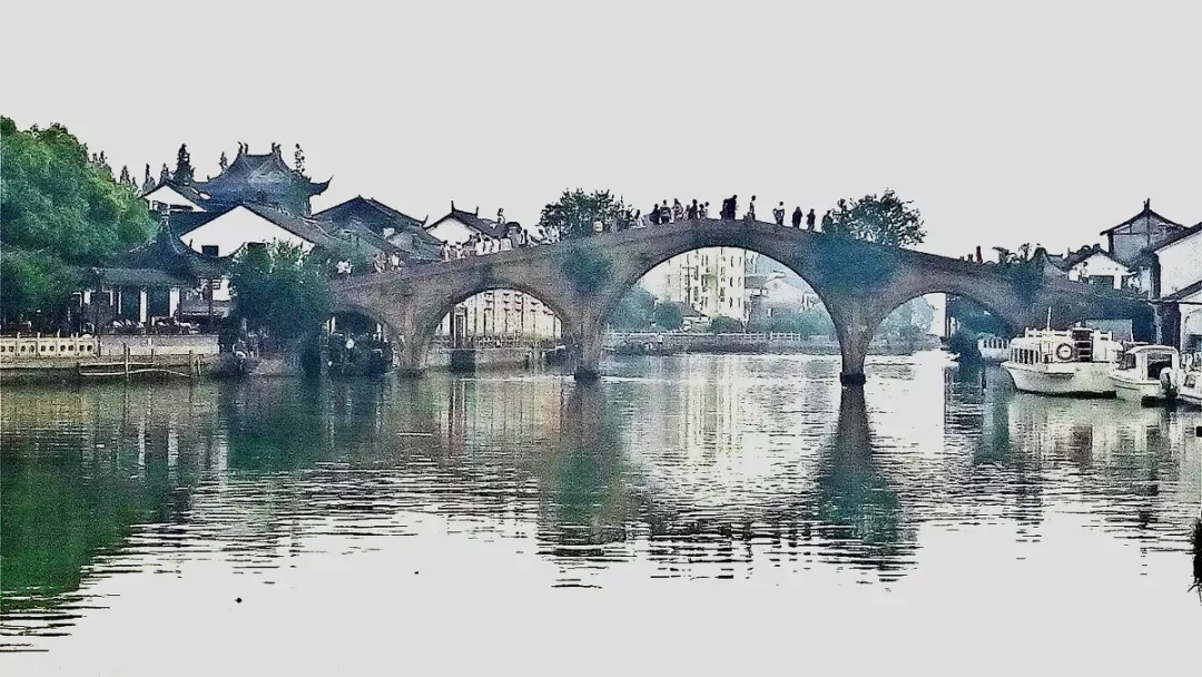 到达与离开:人民广场乘沪朱高速快线,朱徐线,上朱线,青