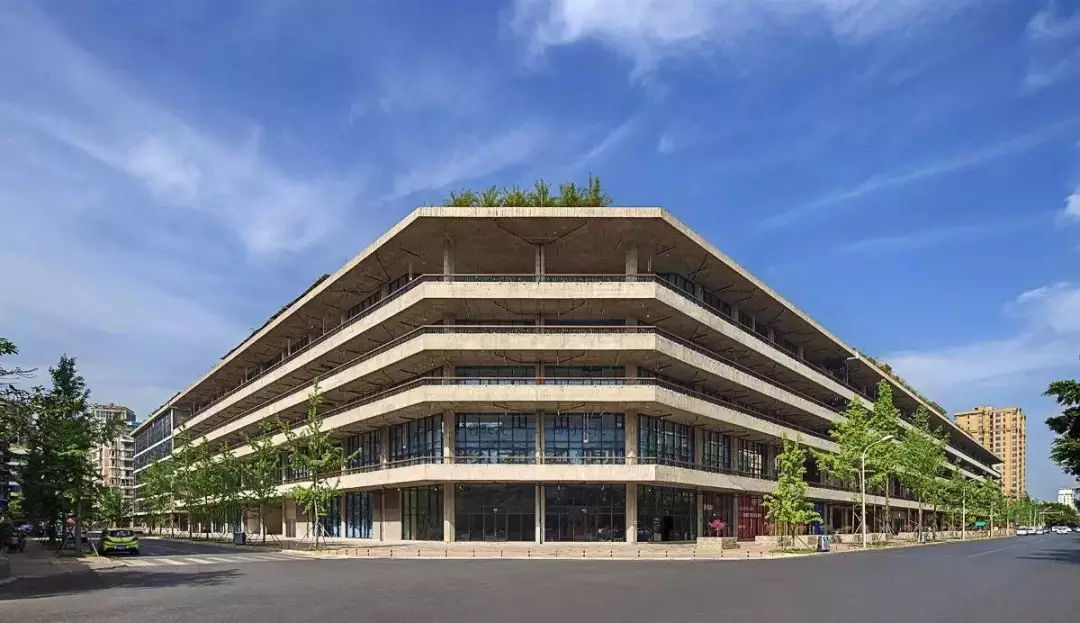 很多建筑师都是人类的敌人，但刘家琨不是