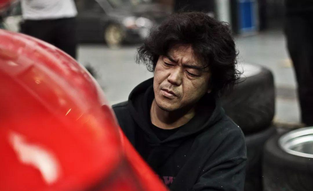 邋遢大叔却是保时捷改装大神,中井启和他的rwb艺术品大聚会!