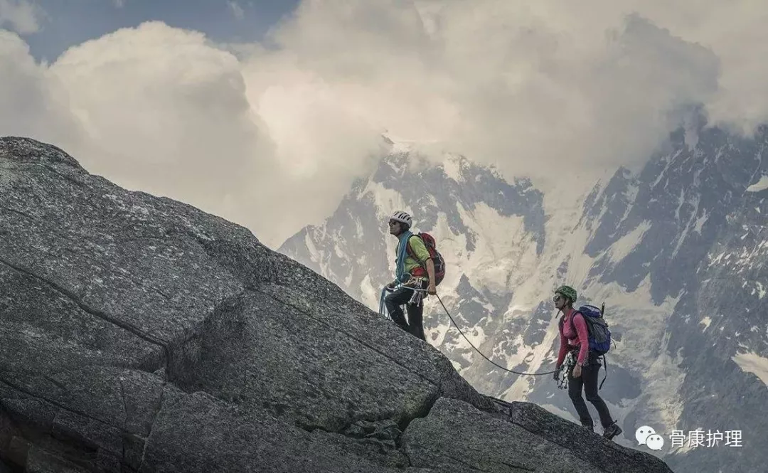 4大伤膝动作,你的膝关节中招了吗|膝关节|膝盖|羽毛球_新浪新闻