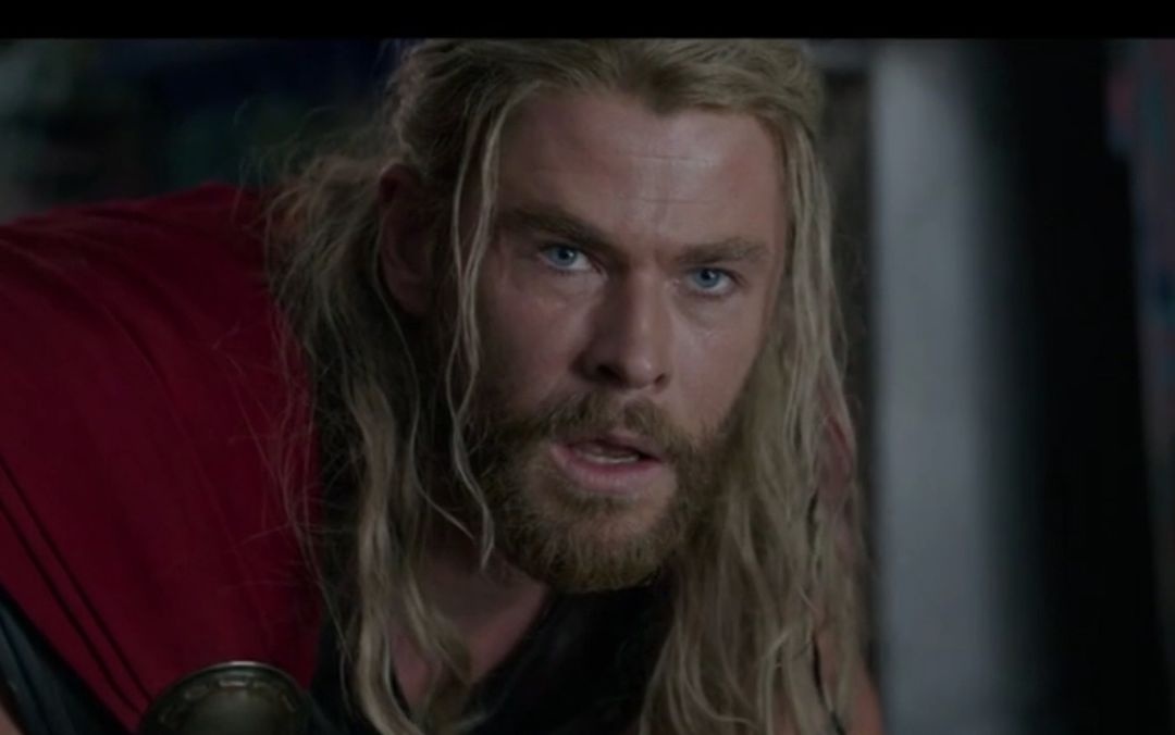 很快索尔就发现了这不是他亲爸爸而是他本该死去的弟弟洛基假扮的