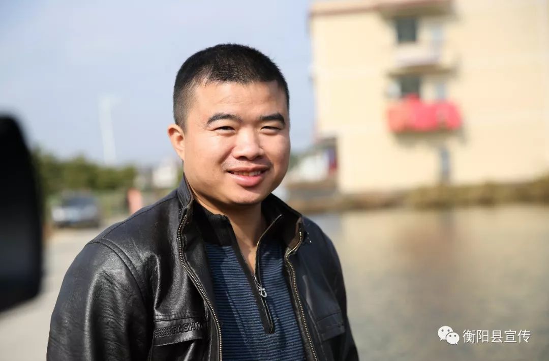这位英雄小伙被找到各大新闻媒体争相报道1月14日下午,衡阳县金兰镇乐