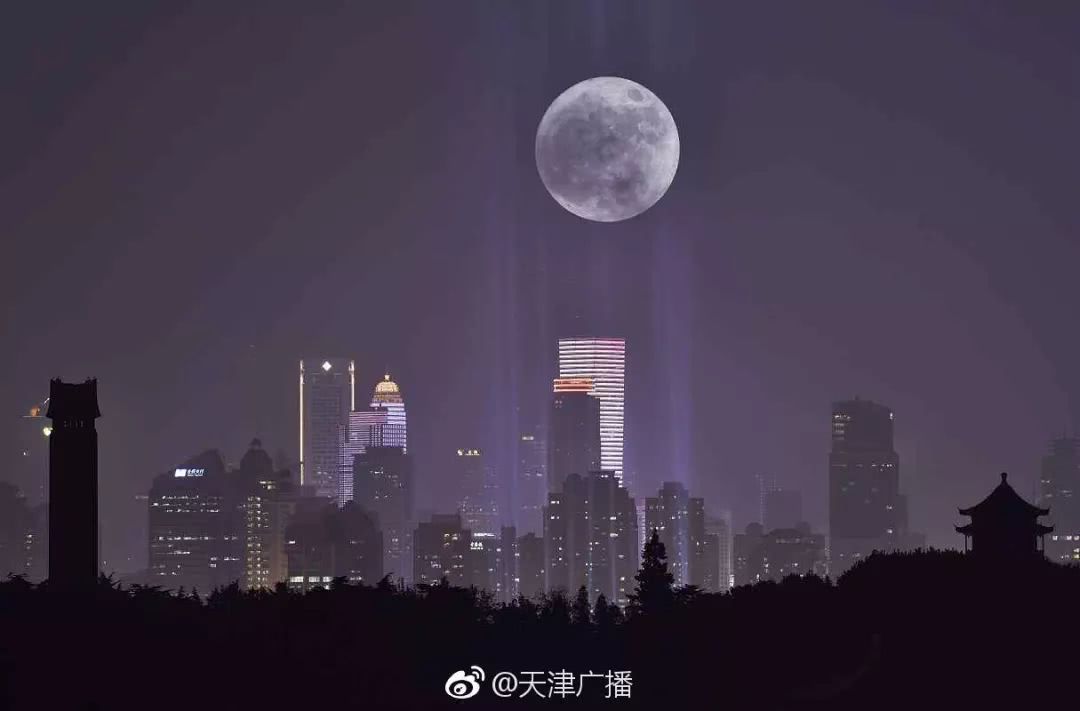 超级蓝血月全食全程高清图!152年一遇!错过的看这里!