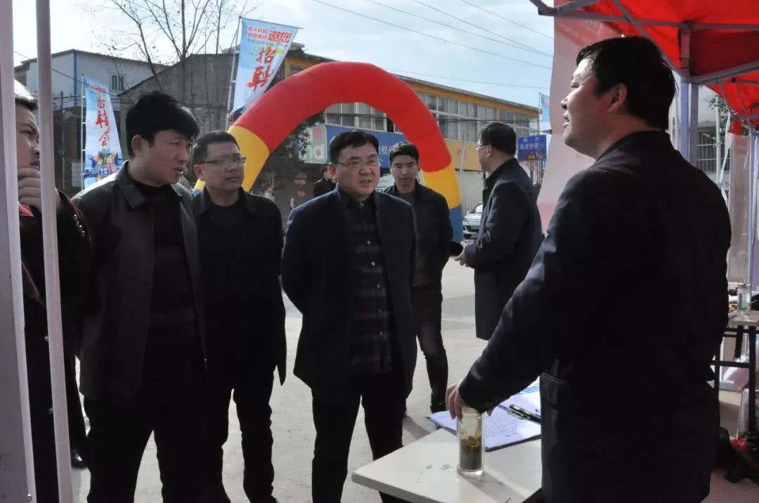 潢川县2018春风行动暨大型人才招聘会伞陂来龙专场圆满落幕