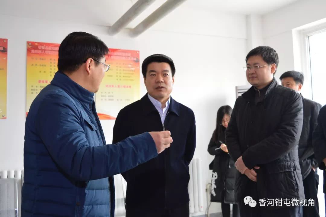 县委常委,县委办公室主任田立军,县委常委,政法委书记郭建勇陪同调研.