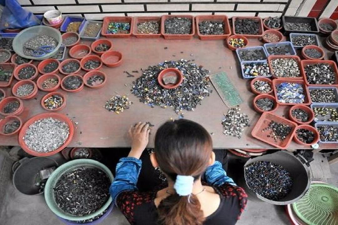 手机里面有黄金旧手机一年提炼3吨黄金价值7亿元