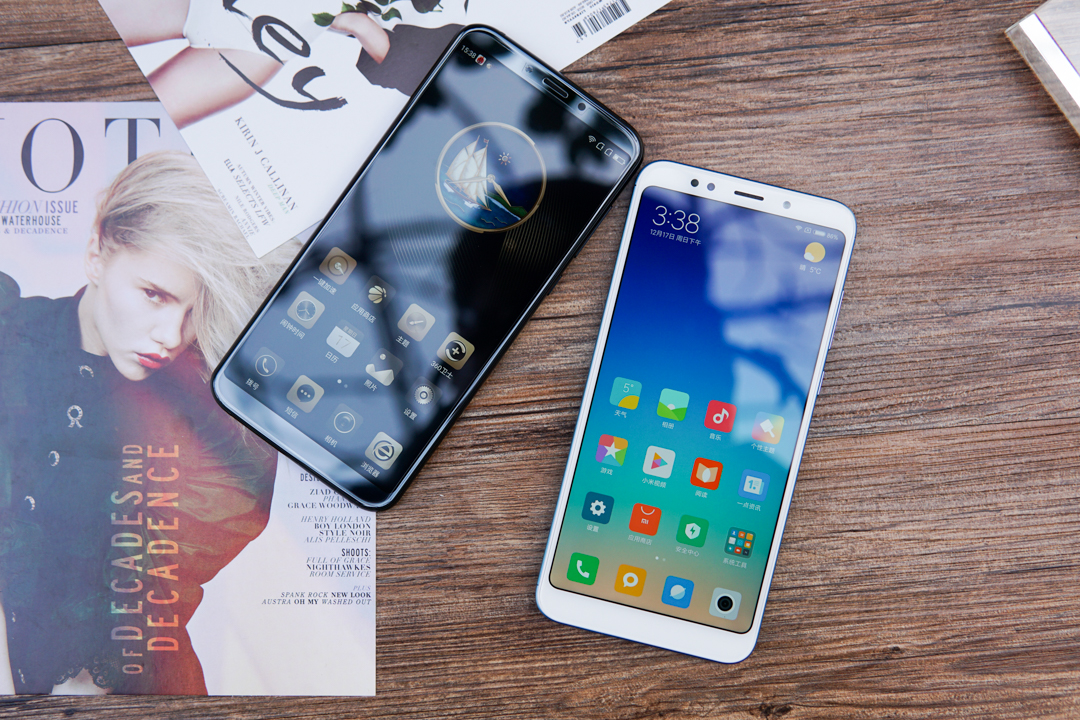 目前"最火"的两款千元全面屏手机,相差400,风格不同,怎么选