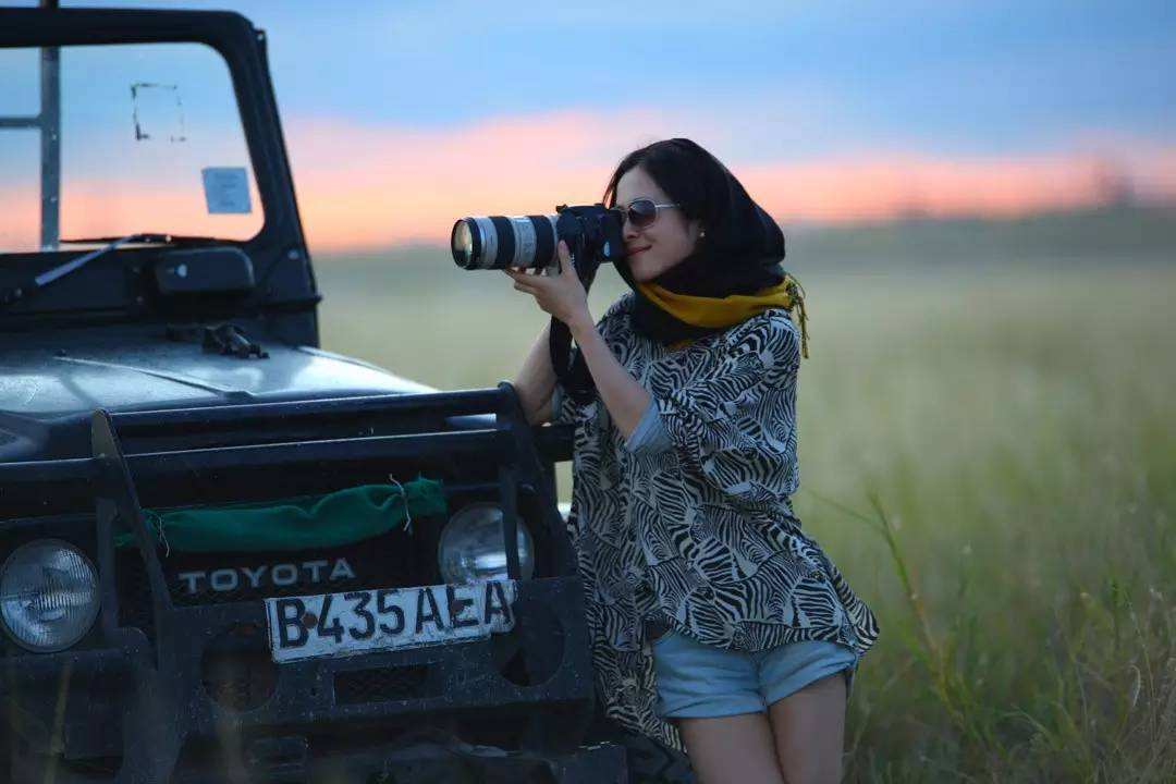 江一燕是圈内的另类爬行者,只要不拍戏,就会扛起相机周游世界,用镜头